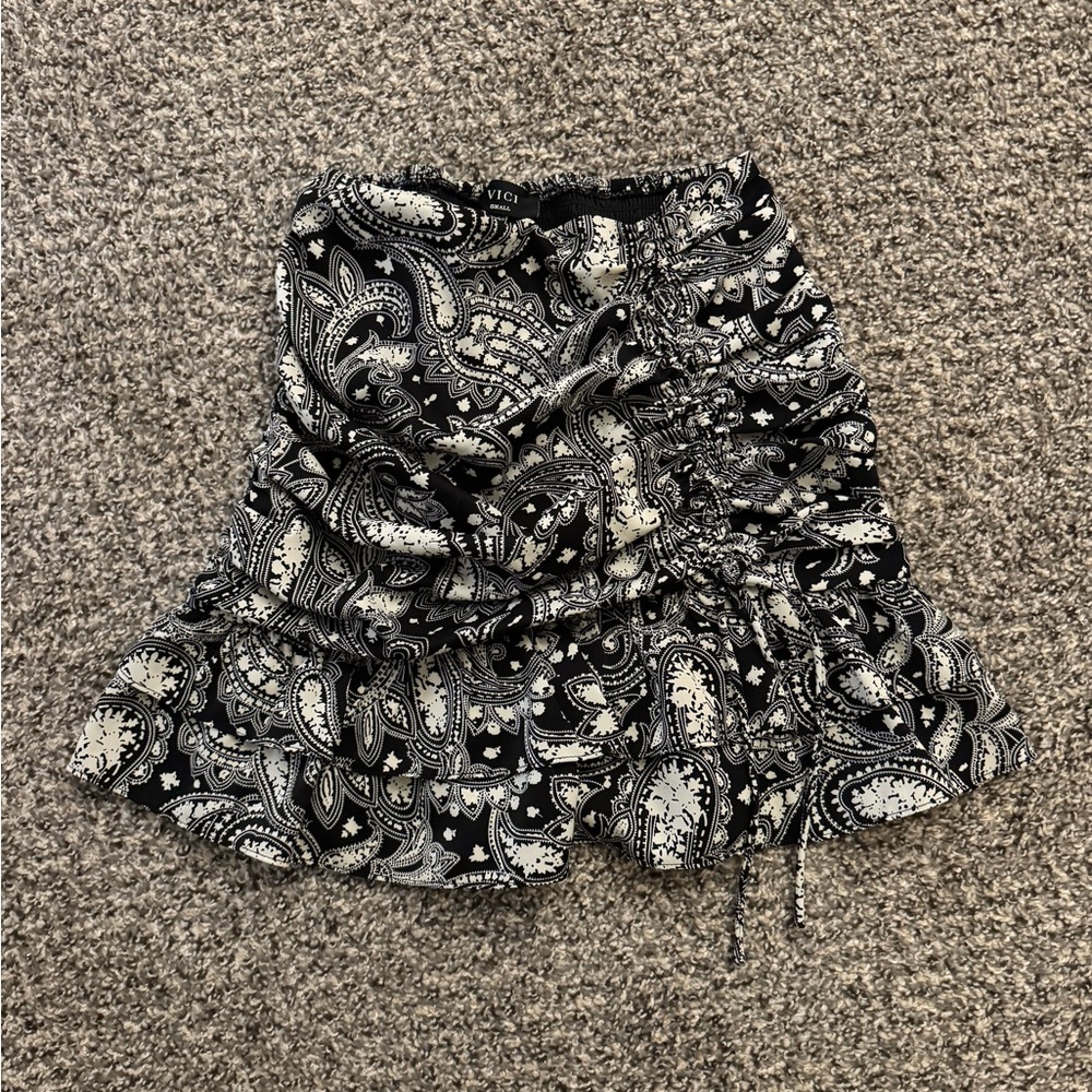 Vici Black and White Paisley Mini Skirt